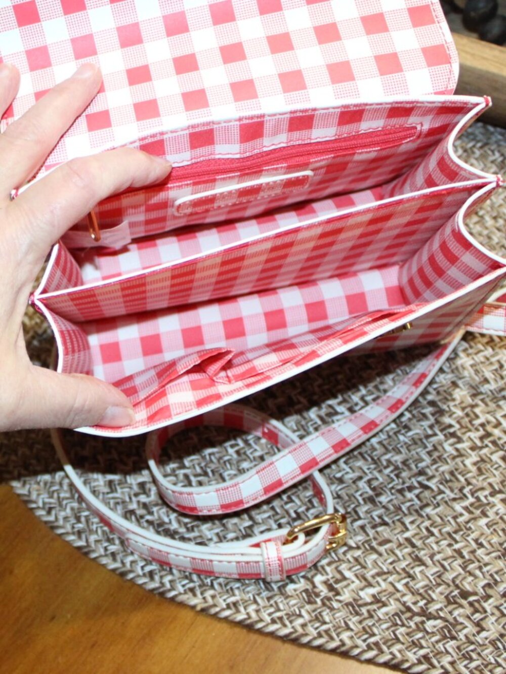 NWT Betsey Johnson Red White Strawberry crossbody purse DARLING! FUN! - Picture 13 of 15